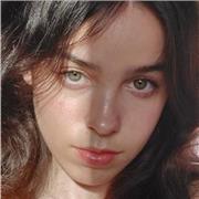 Estudiante con C2 en Inglés (Proficiency) dispuesta a preparar exámenes oficiales, ayudar con deberes o enseñar el idioma